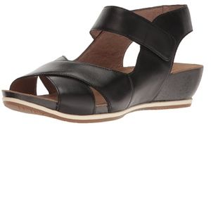 Dansko Burnished Black Sandals, style Violet sz 36